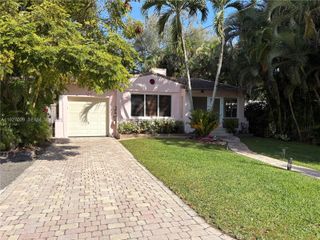 203 NE 86th St, El Portal, FL 33138