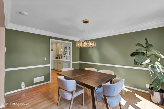 802 Foxgate Rd, Louisville, KY 40223