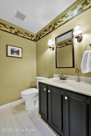 802 Foxgate Rd, Louisville, KY 40223