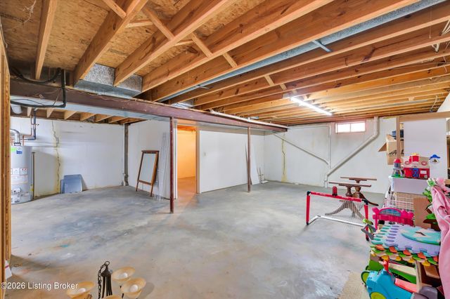 802 Foxgate Rd, Louisville, KY 40223