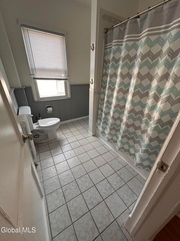 425 6th Avenue, Watervliet, NY 12189