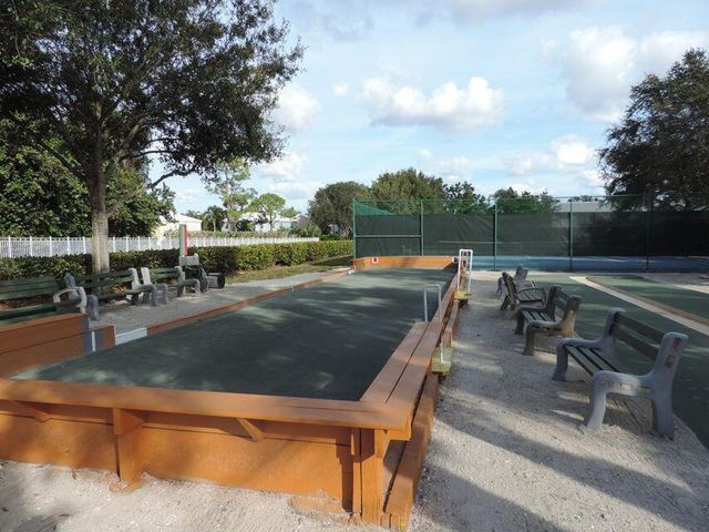 18081 SE Country Club Drive 100, Jupiter, FL 33469