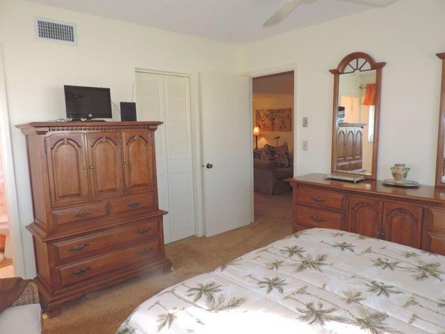 18081 SE Country Club Drive 100, Jupiter, FL 33469