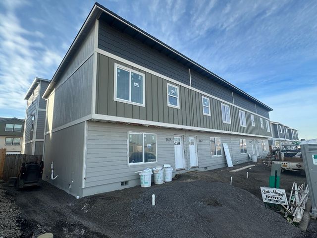 7867 Houston Loop, White City, OR 97503