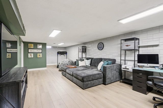 5405 N Lydell AVENUE, Glendale, WI 53217