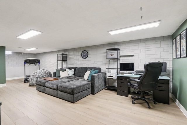 5405 N Lydell AVENUE, Glendale, WI 53217