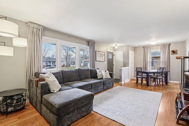 5405 N Lydell AVENUE, Glendale, WI 53217