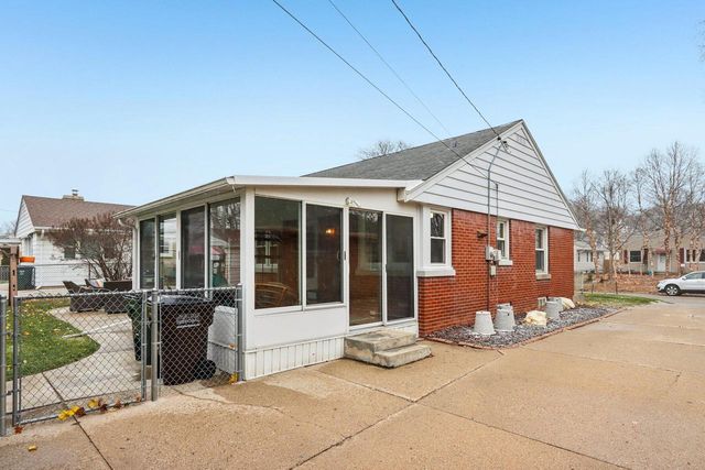 5405 N Lydell AVENUE, Glendale, WI 53217