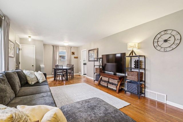 5405 N Lydell AVENUE, Glendale, WI 53217