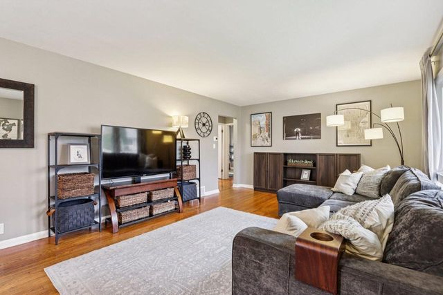 5405 N Lydell AVENUE, Glendale, WI 53217