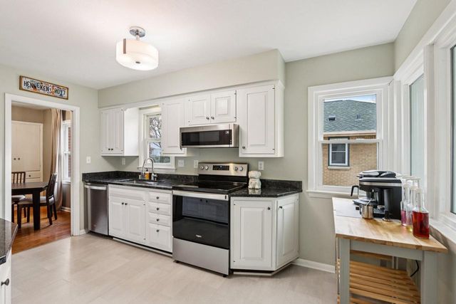 5405 N Lydell AVENUE, Glendale, WI 53217