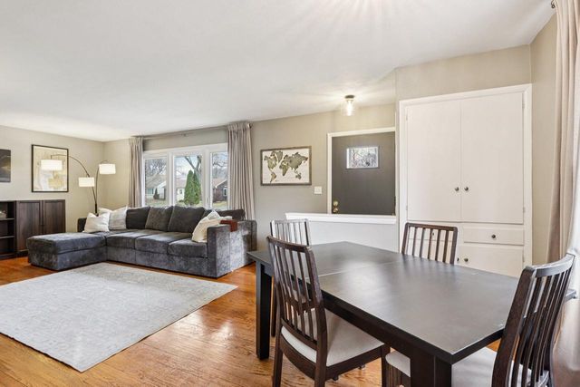 5405 N Lydell AVENUE, Glendale, WI 53217