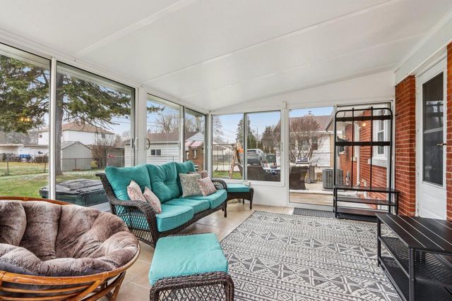 5405 N Lydell AVENUE, Glendale, WI 53217