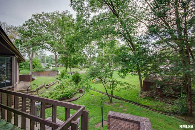 102 Lost Hollow Drive, Salem, IL 62881