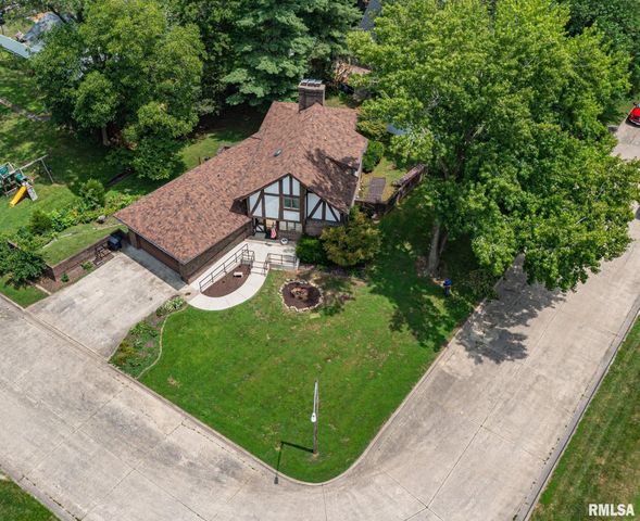 102 Lost Hollow Drive, Salem, IL 62881