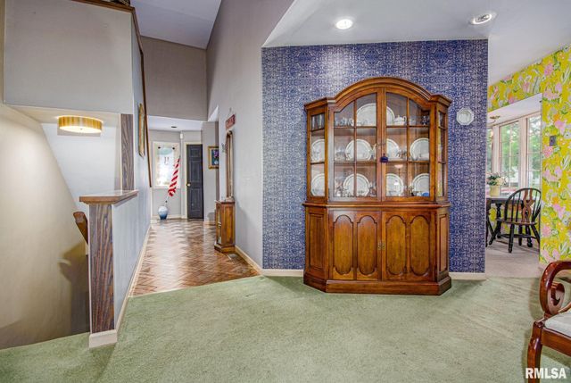 102 Lost Hollow Drive, Salem, IL 62881