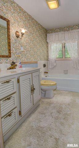 102 Lost Hollow Drive, Salem, IL 62881