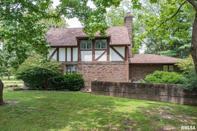 102 Lost Hollow Drive, Salem, IL 62881