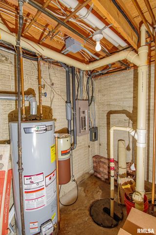 102 Lost Hollow Drive, Salem, IL 62881