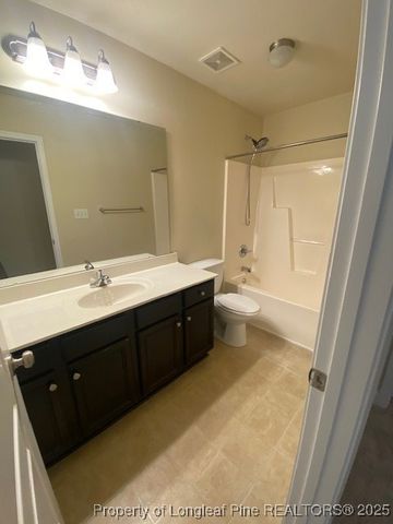 3557 Castlefield Lane, Fayetteville, NC 28306