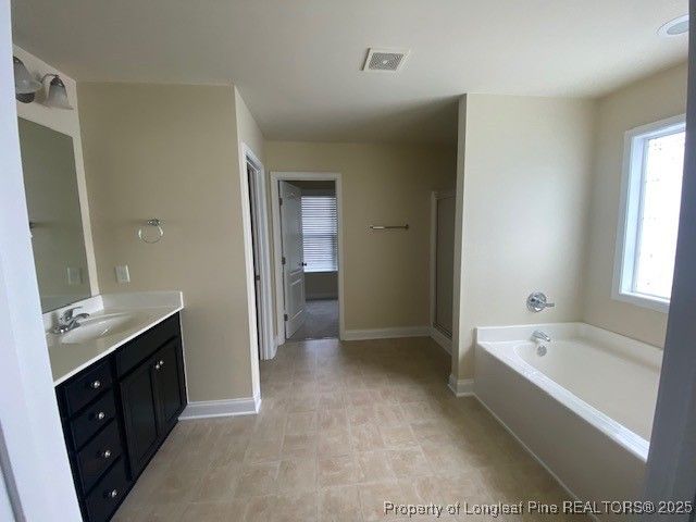 3557 Castlefield Lane, Fayetteville, NC 28306