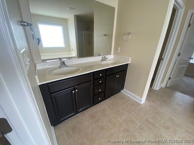 3557 Castlefield Lane, Fayetteville, NC 28306