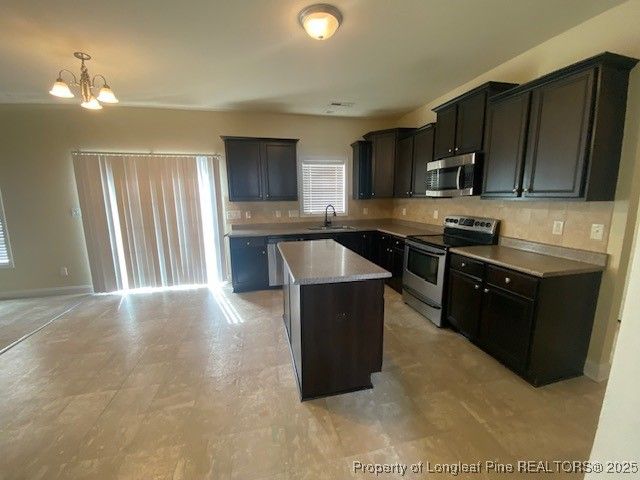 3557 Castlefield Lane, Fayetteville, NC 28306