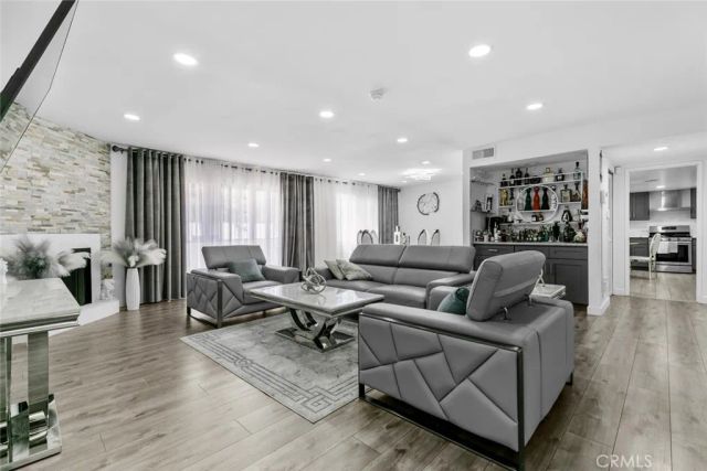 8801 Cedros Avenue 7, Panorama City, CA 91402