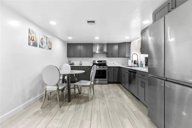 8801 Cedros Avenue 7, Panorama City, CA 91402