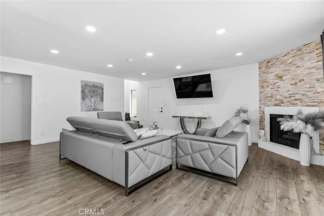 8801 Cedros Avenue 7, Panorama City, CA 91402