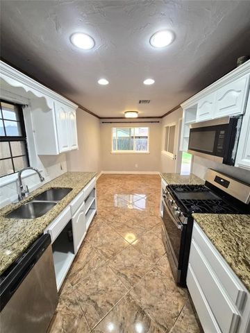 641 NE 16th Street, Moore, OK 73160