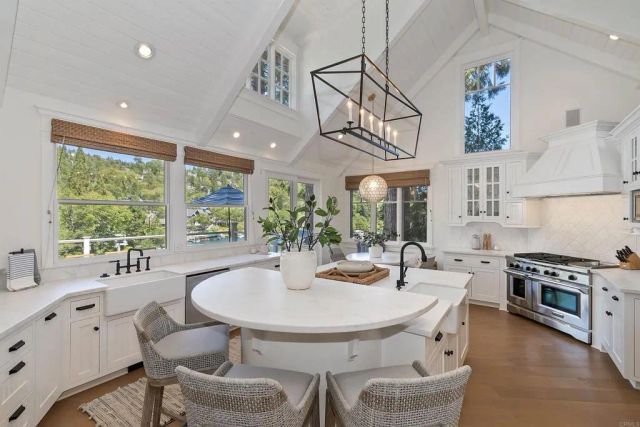 27567 W Shore Road, Lake Arrowhead, CA 92352