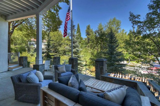 27567 W Shore Road, Lake Arrowhead, CA 92352