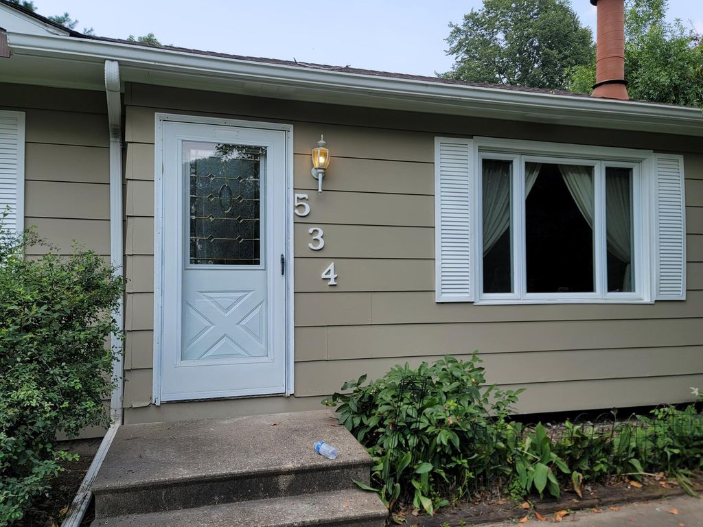 534 Grospoint Avenue N, Oakdale, MN 55128