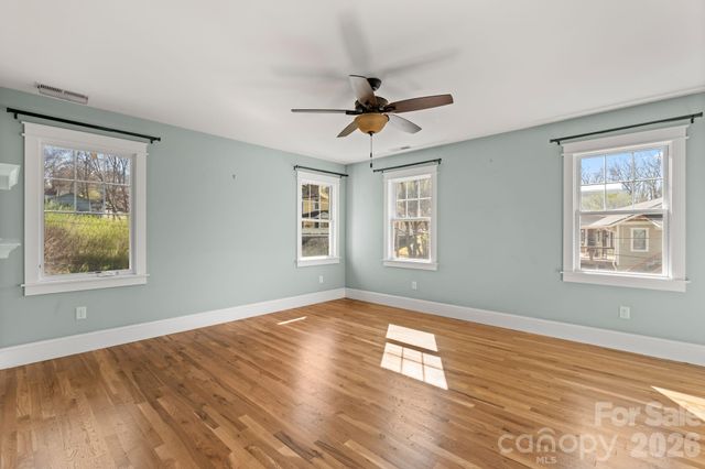 13 North Street, Asheville, NC 28801