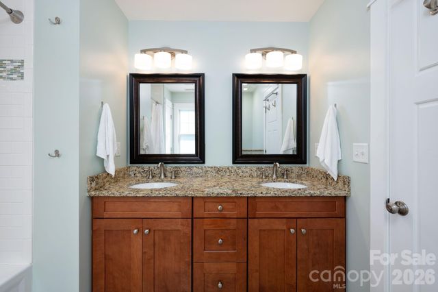 13 North Street, Asheville, NC 28801