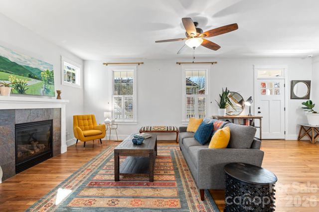 13 North Street, Asheville, NC 28801