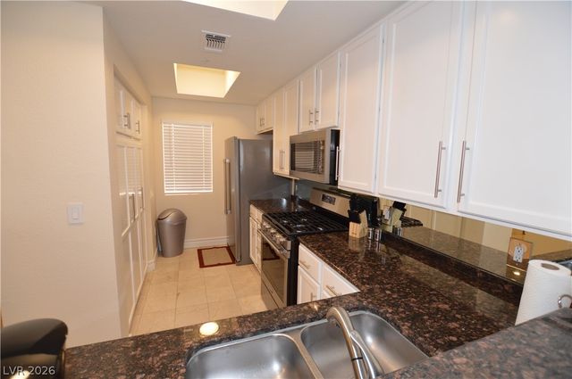 230 East Flamingo Road 334, Las Vegas, NV 89169