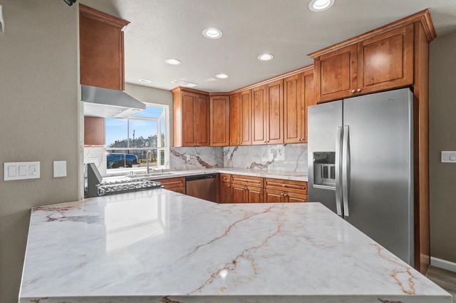 6589 Garner Pl, Valley Springs, CA 95252