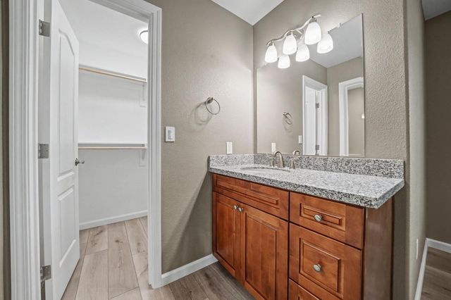 6589 Garner Pl, Valley Springs, CA 95252