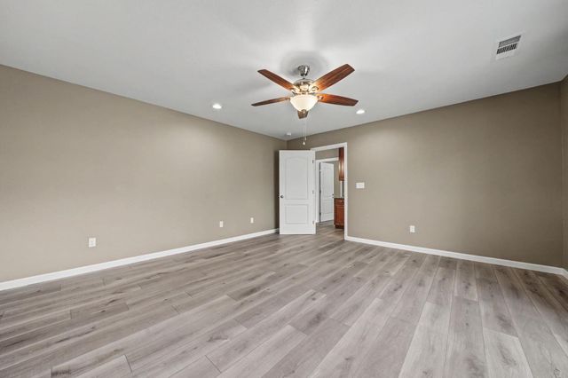 6589 Garner Pl, Valley Springs, CA 95252