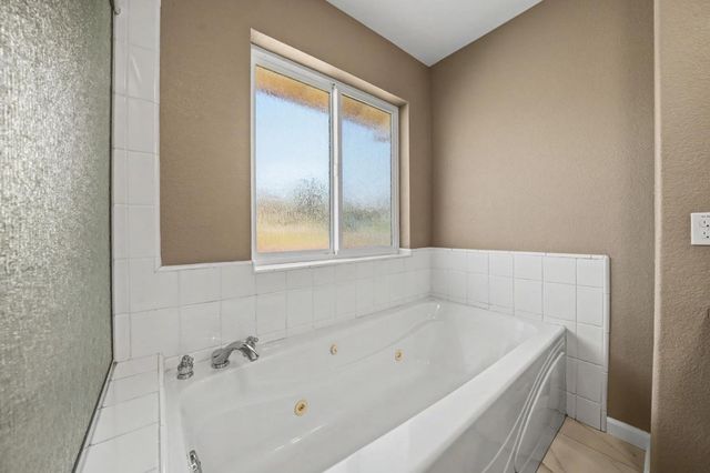 6589 Garner Pl, Valley Springs, CA 95252