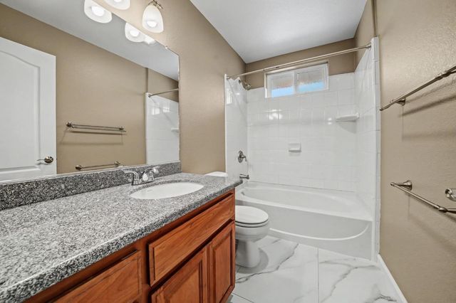 6589 Garner Pl, Valley Springs, CA 95252