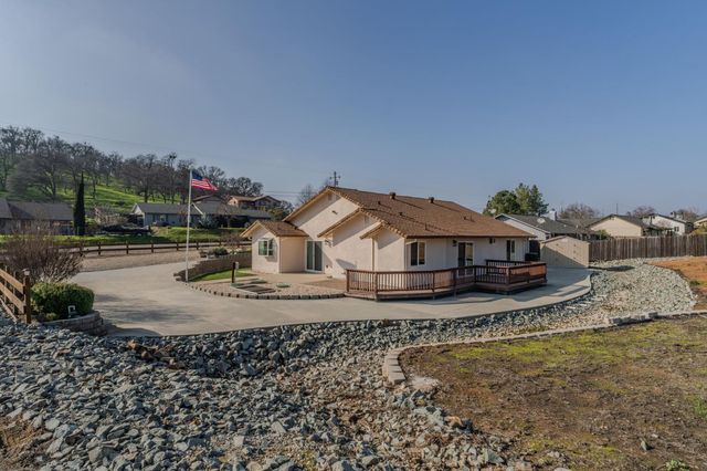 6589 Garner Pl, Valley Springs, CA 95252