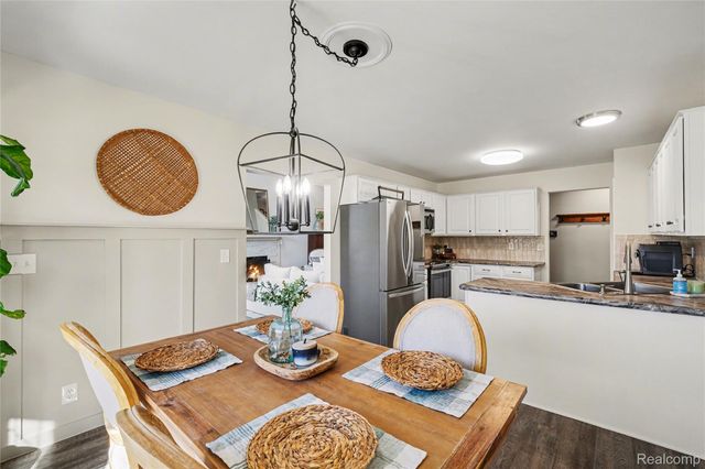 1292 Theresa Drive, Fenton Charter Township, MI 48430