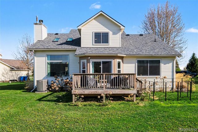 1292 Theresa Drive, Fenton Charter Township, MI 48430