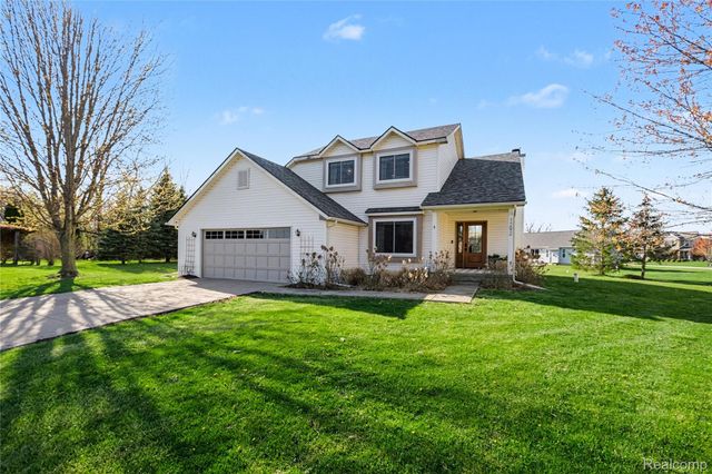 1292 Theresa Drive, Fenton Charter Township, MI 48430