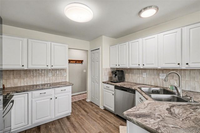 1292 Theresa Drive, Fenton Charter Township, MI 48430