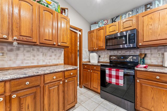 23371 650th Avenue, Alden, MN 56009