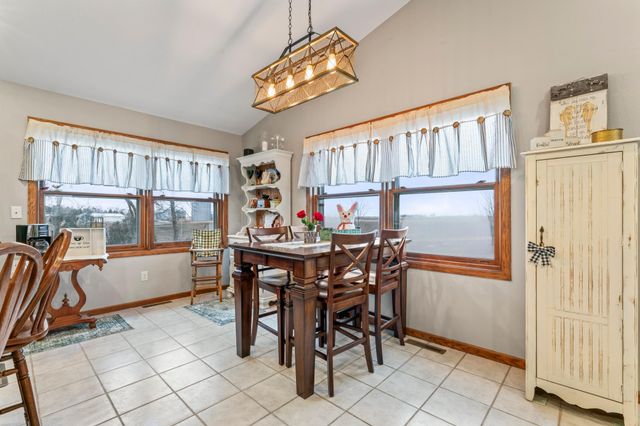 23371 650th Avenue, Alden, MN 56009